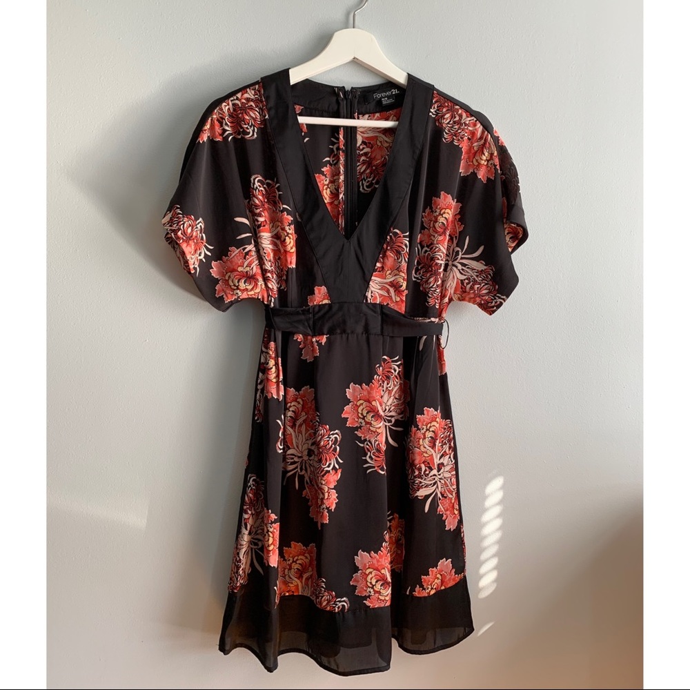 ❗️MOVING SALE❗️ FOREVER 21 Black Pink Floral Dress